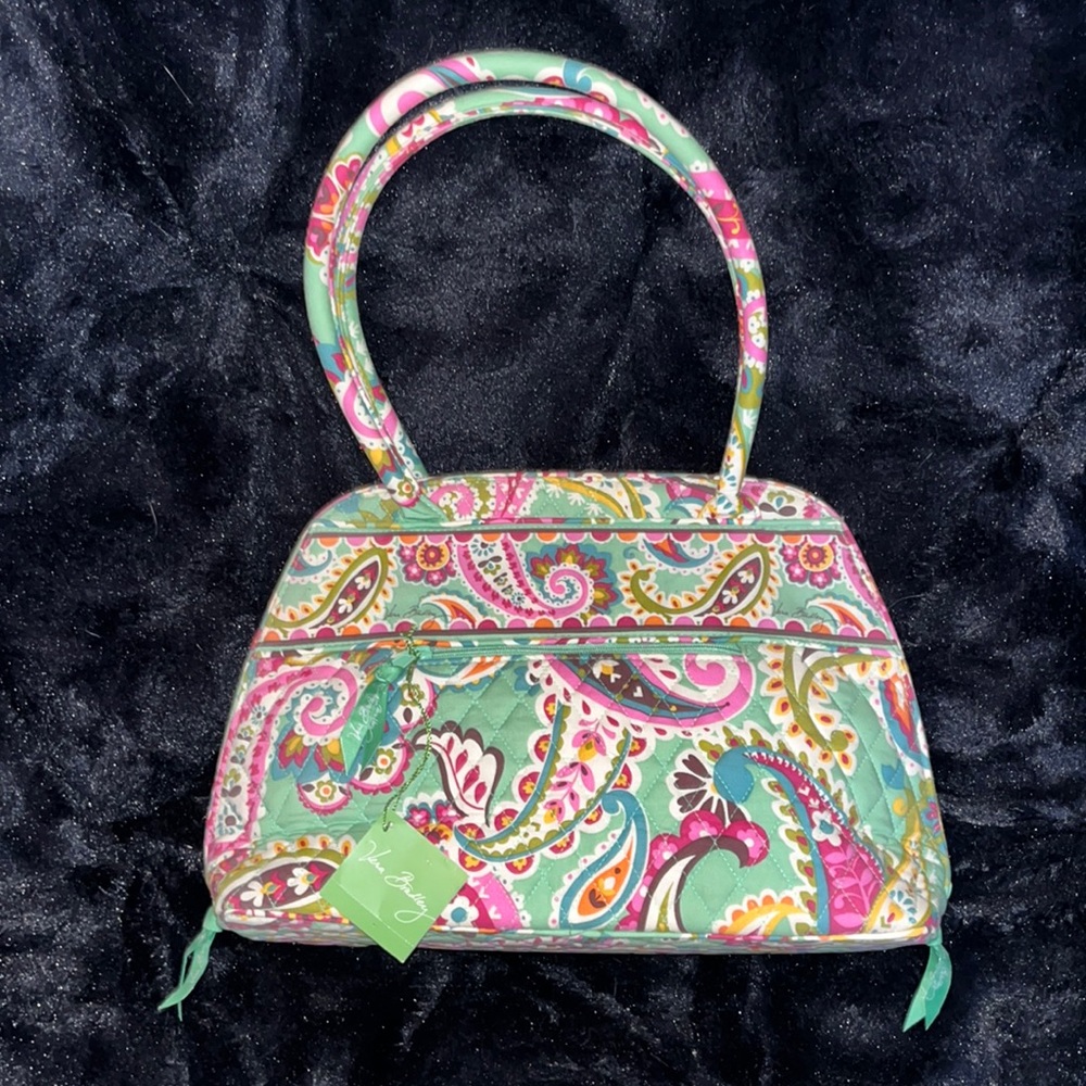 BRAND NEW W/ TAGS. Vera Bradley purse!